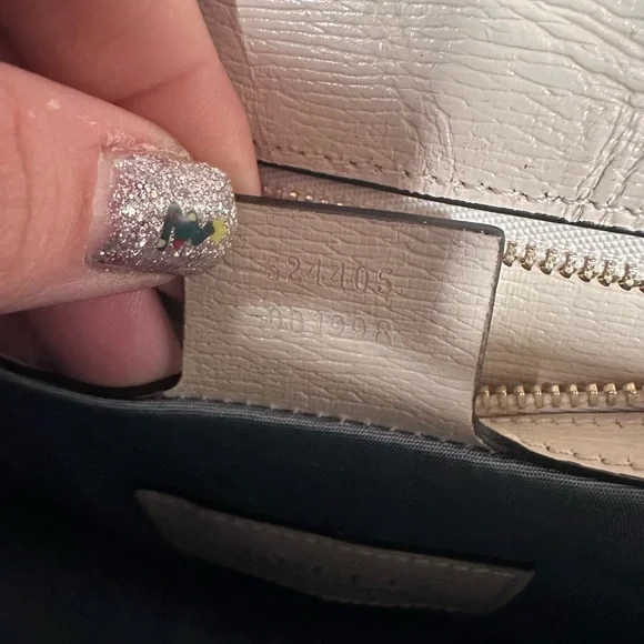 Authentic Limited Edition Gucci White and Red Heart Sylvie